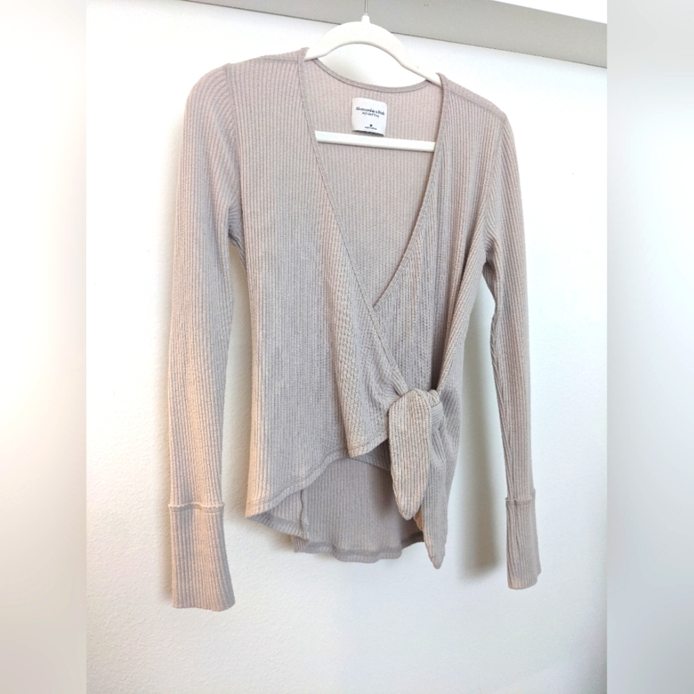 Abercrombie tie-waist blouse